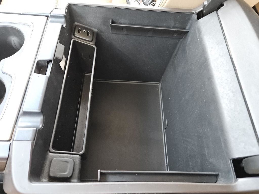 Used 2018 Silver GMC Denali image 34