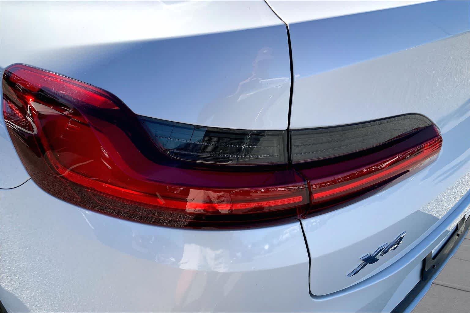 Used 2019 Mineral White Metallic BMW xDrive30i image 27