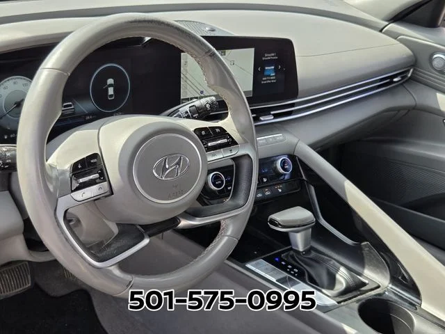 Used 2023 Silver Hyundai SEL image 8