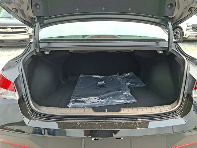 New 2026 Black Hyundai SE image 20