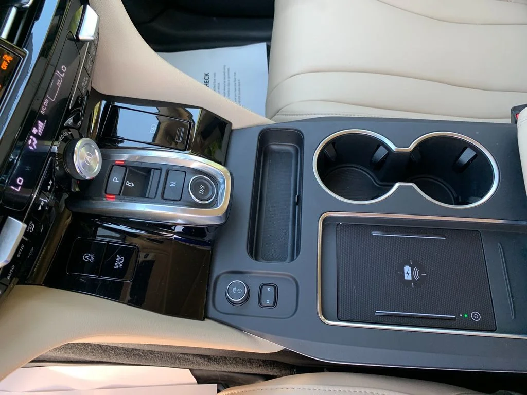 Used 2025 White Acura Base image 26