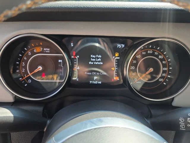 Used 2023 White Jeep Sahara image 15