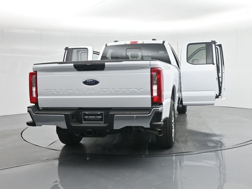 New 2026 Oxford White Ford XLT image 23