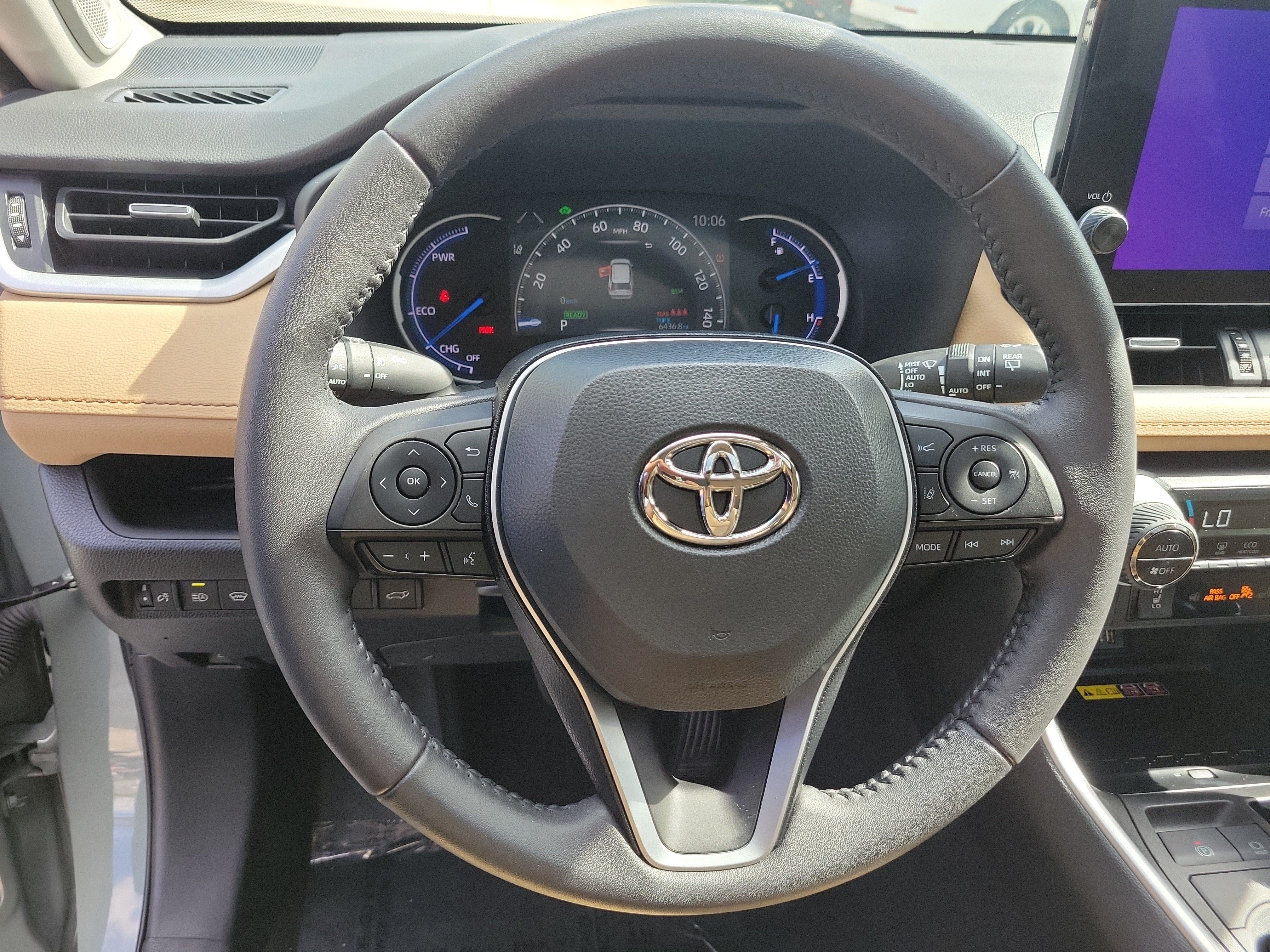 Used 2023 Lunar Toyota Hybrid XLE Premium image 27