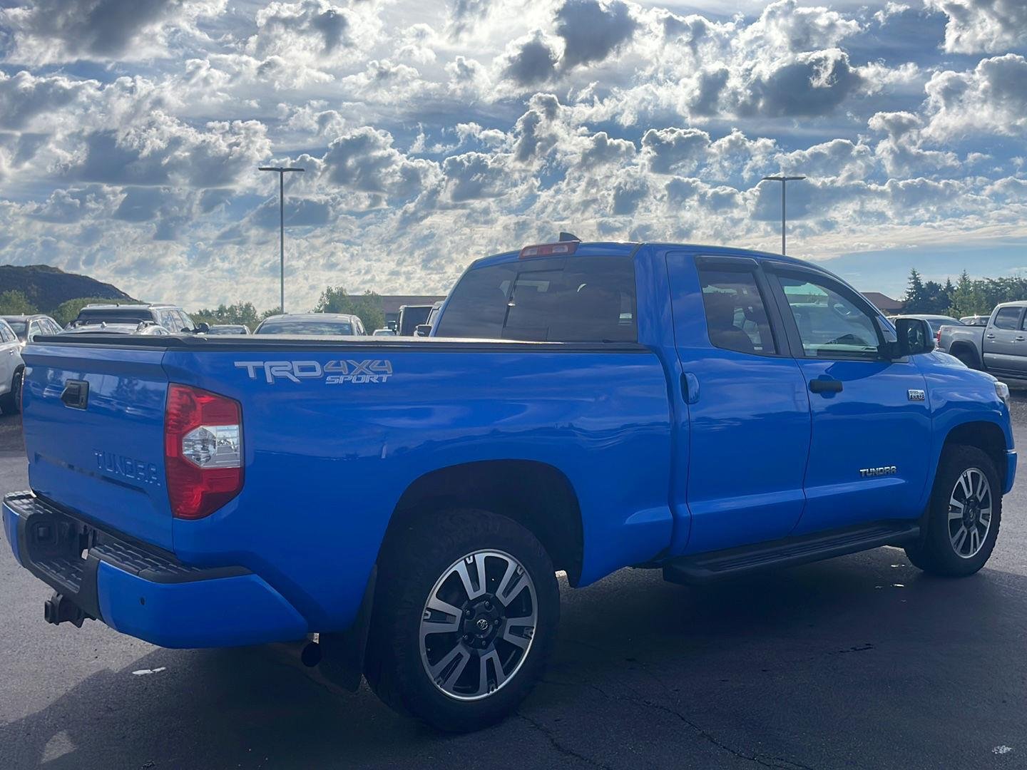 Used 2020 Voodoo Blue Toyota SR5 image 11