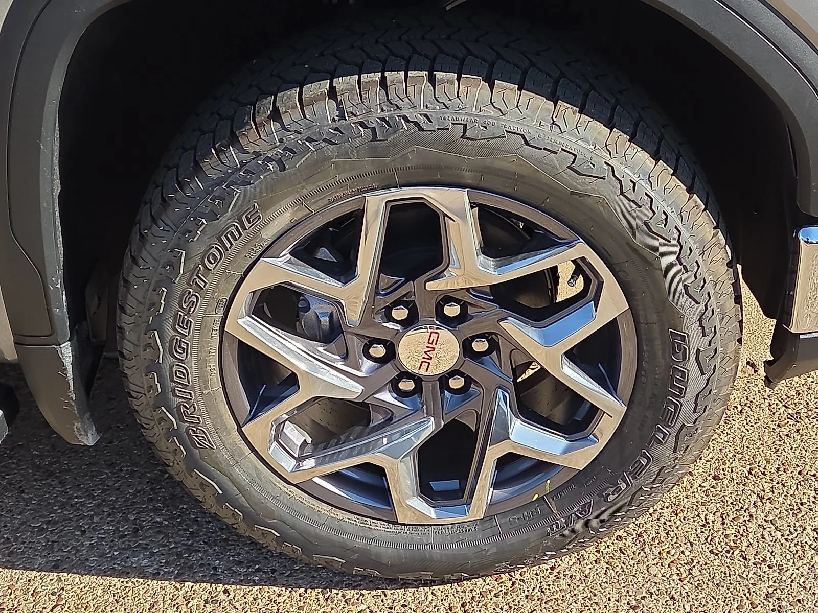 2026 GMC Sierra 1500 SLT - Photo 7