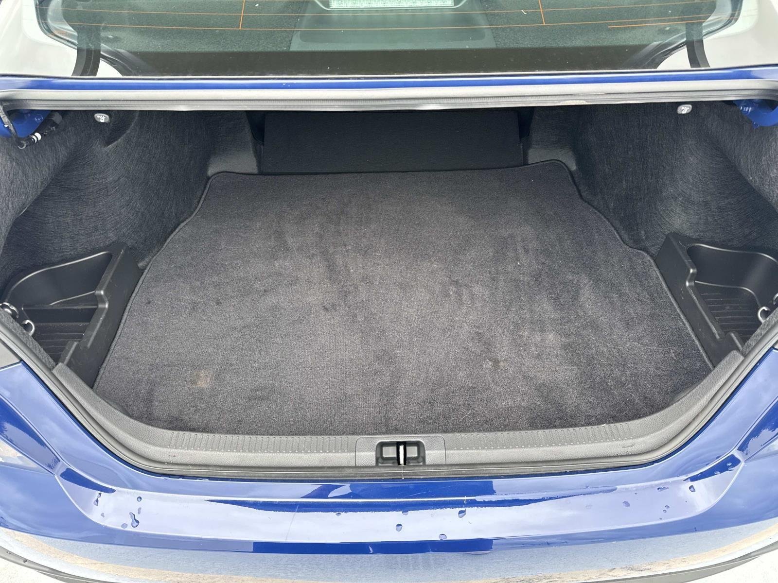 Used 2026 Reservoir Blue Toyota se image 8