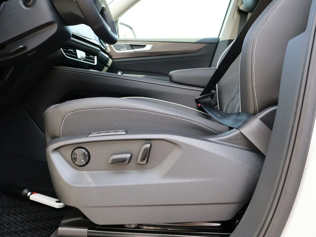 New 2026 White Volkswagen 2.0T SEL Premium R-Line image 42
