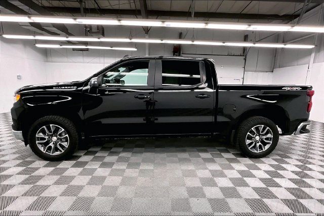 Used 2023 Black Chevrolet LT image 14