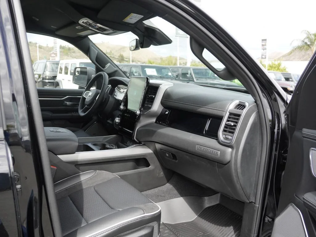 New 2026 Diamond Black Crystal Pearl-Coat Exterior Paint RAM Laramie image 21