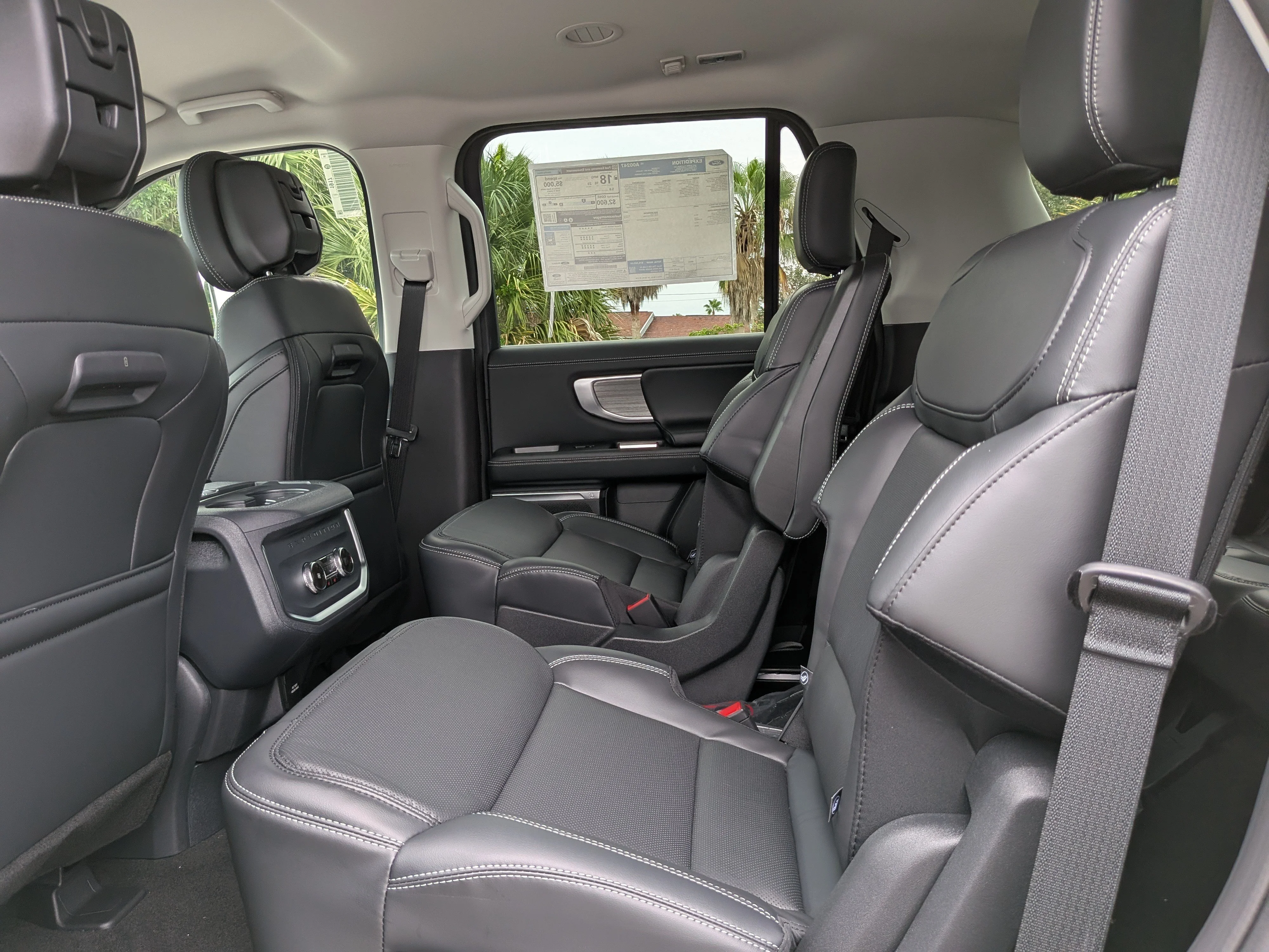 New 2027 Star White Metallic Tri-Coat Ford Platinum image 17
