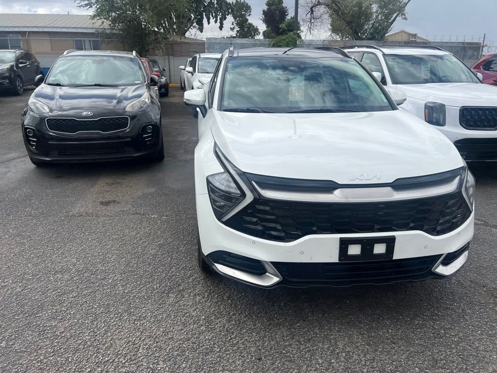 Used 2025 White Kia SX-Prestige image 4