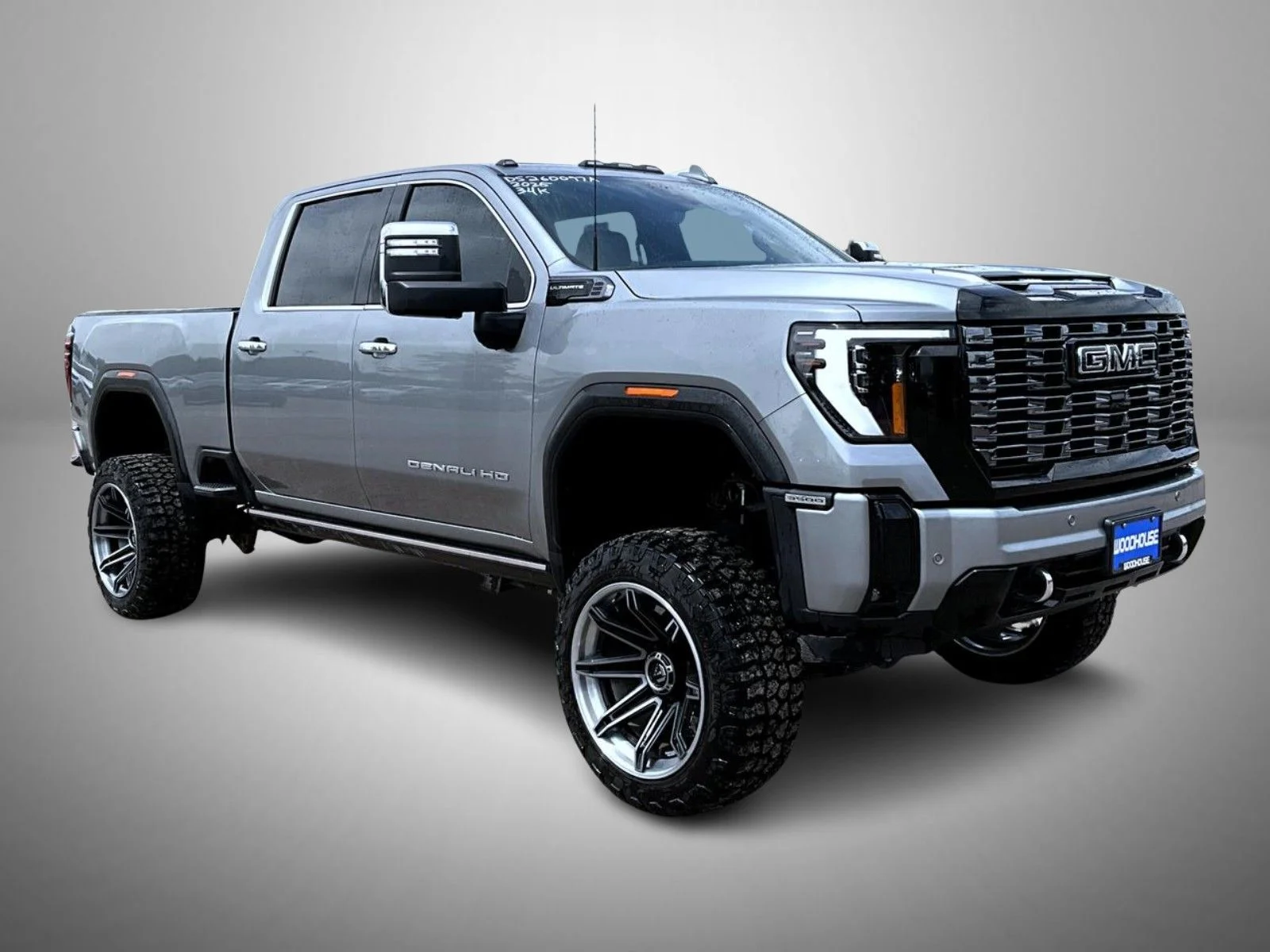 Used 2025 Silver GMC Denali Ultimate image 3