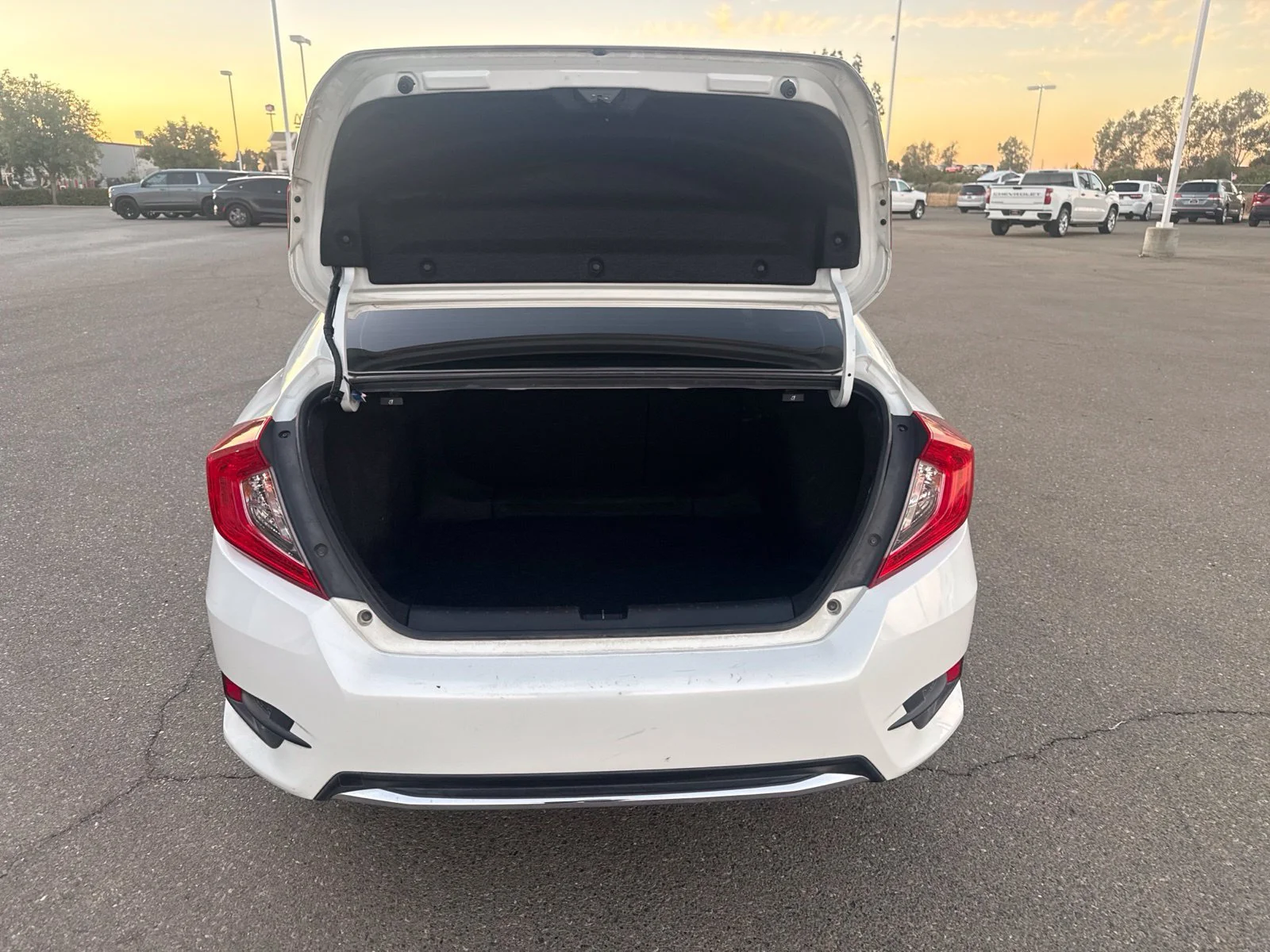 Used 2019 White Honda EX image 23