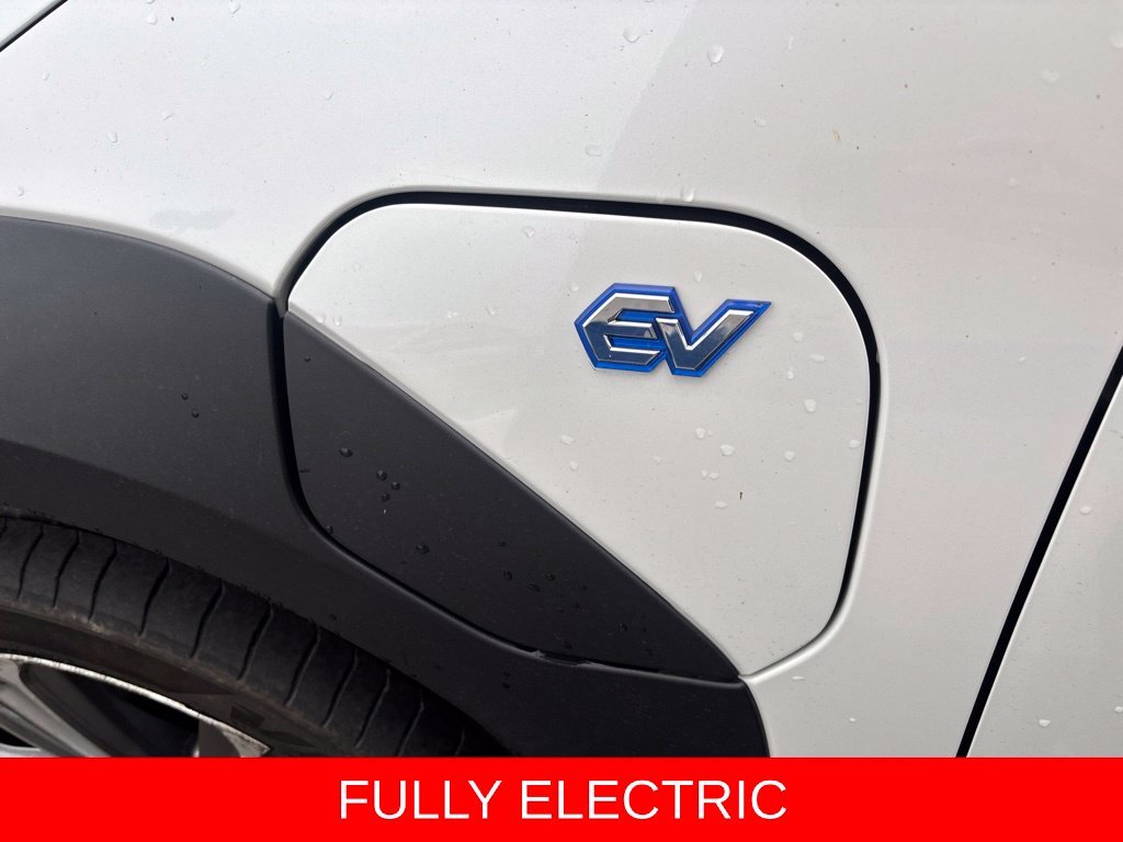 Used 2023 Cosmic White Subaru Limited image 8