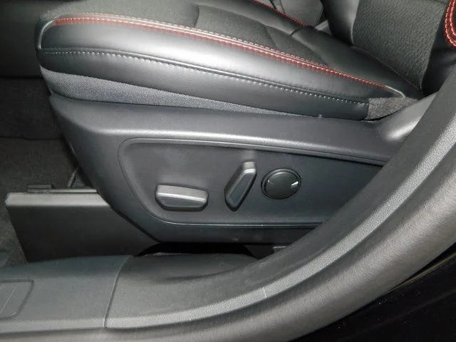 New 2026 Agate Black Metallic Ford ST-Line Select image 13
