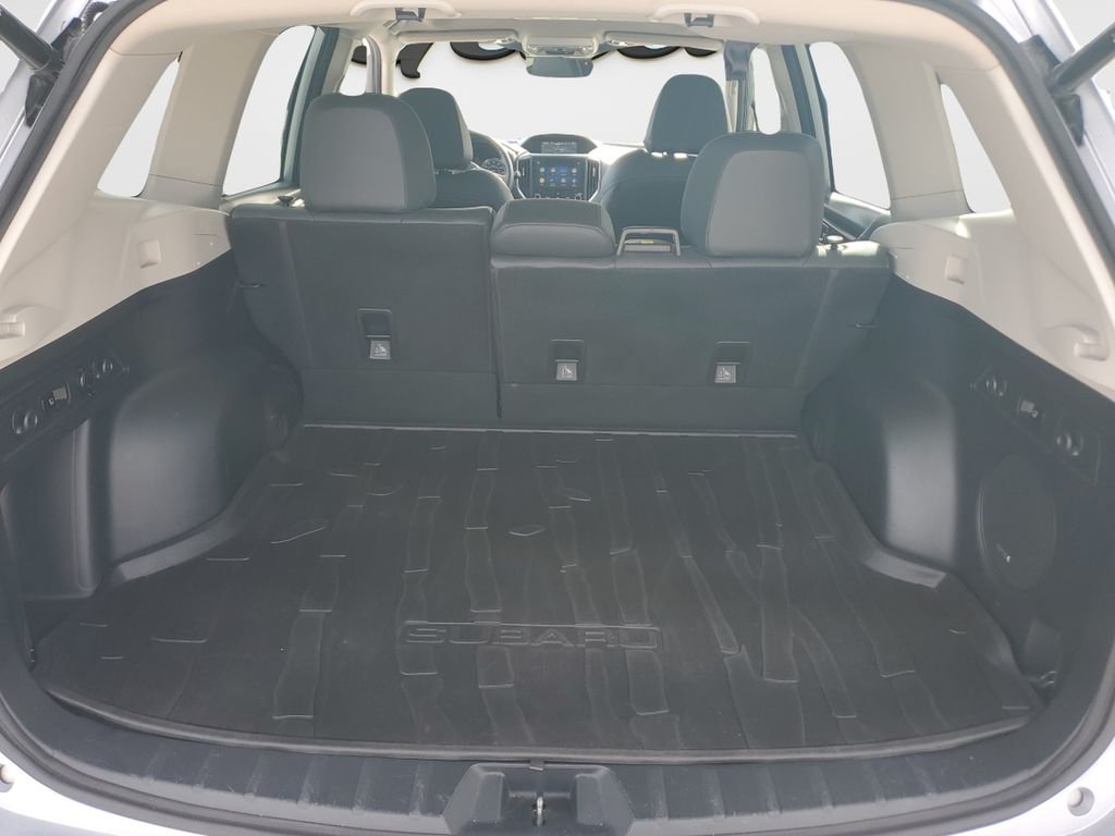Used 2022 Silver Subaru Touring image 9