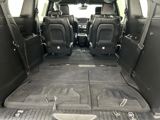 Used 2025 Black Chrysler Select image 7