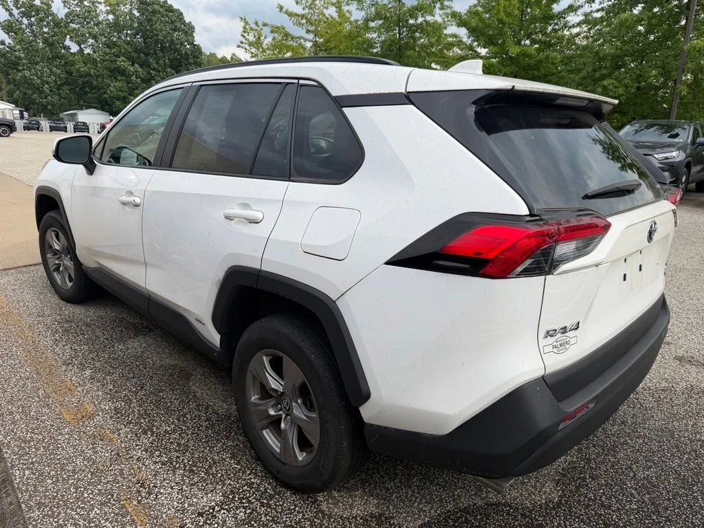Used 2023 White Toyota XLE image 5