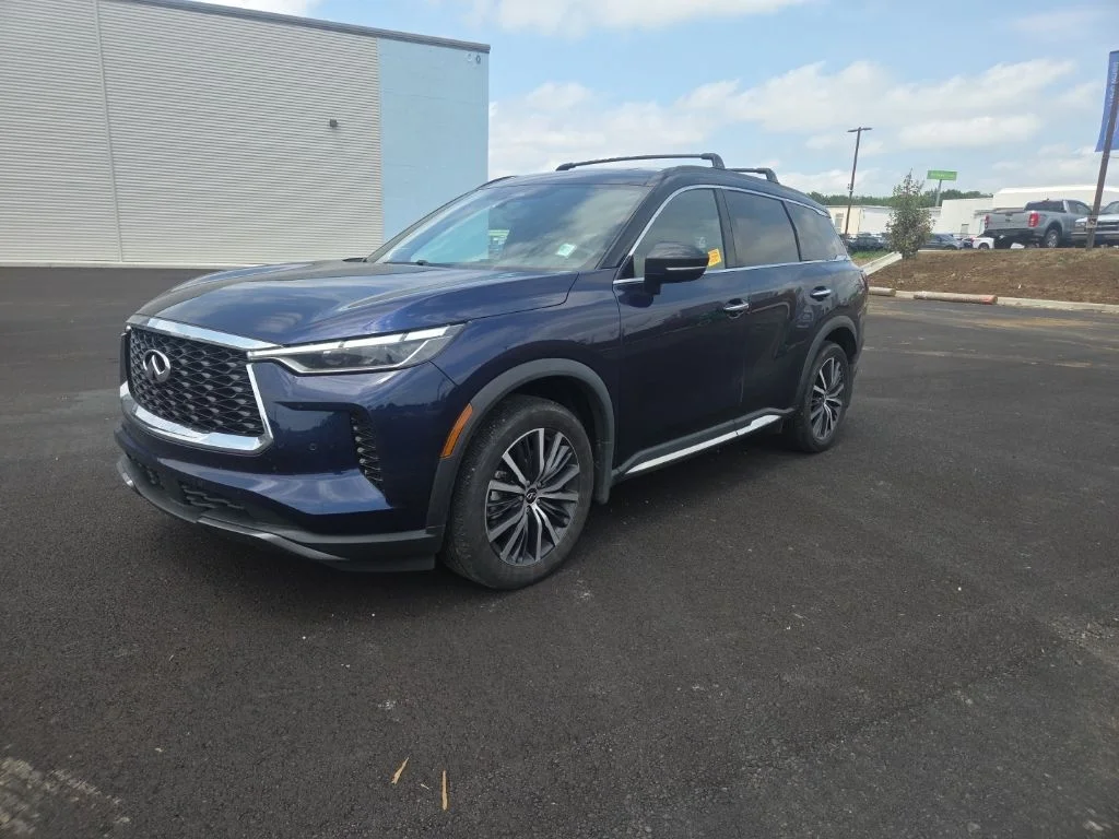 Used 2024 Blue INFINITI Autograph image 4