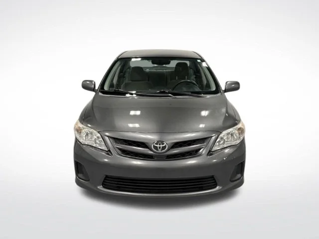Used 2013 Gray Toyota L image 3