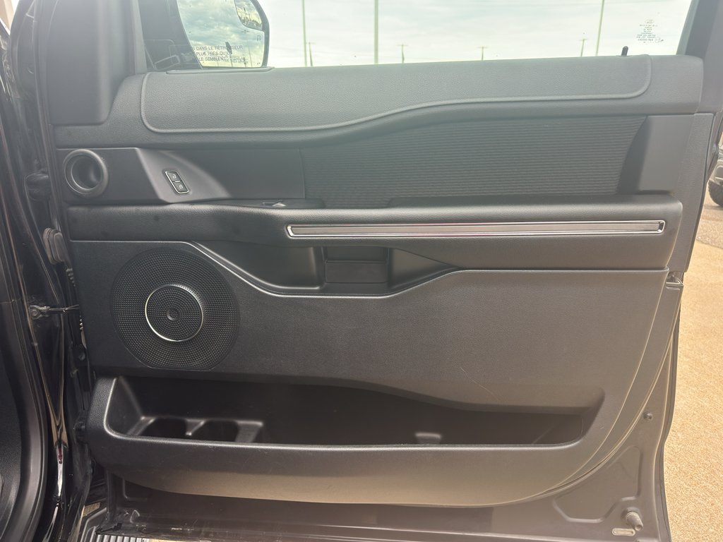 Used 2018 Shadow Black Ford XLT image 24