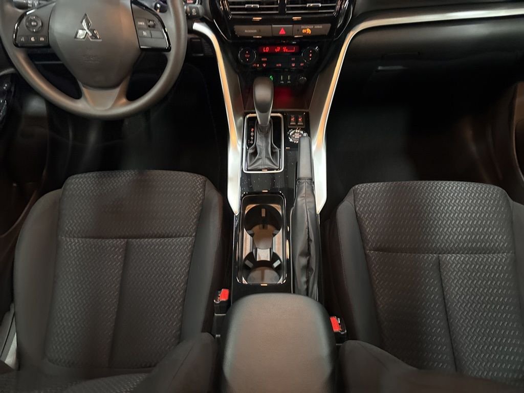 2024 Mitsubishi Eclipse Cross LE - Photo 19
