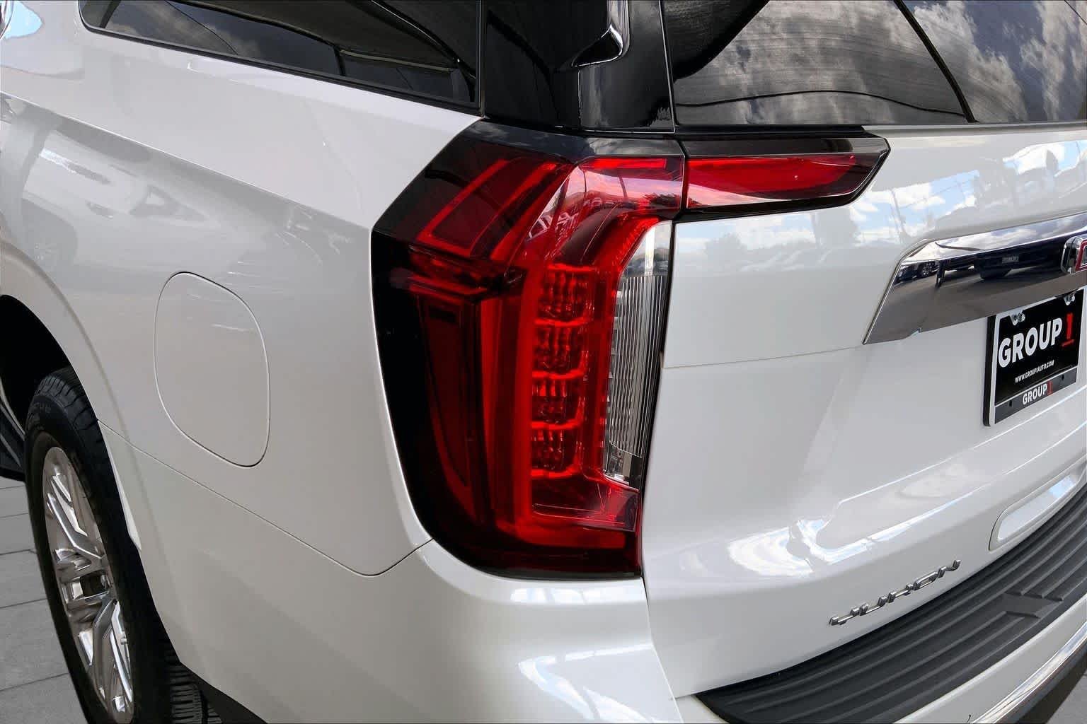 Used 2023 WHITE FROST TRICOAT GMC SLT image 29