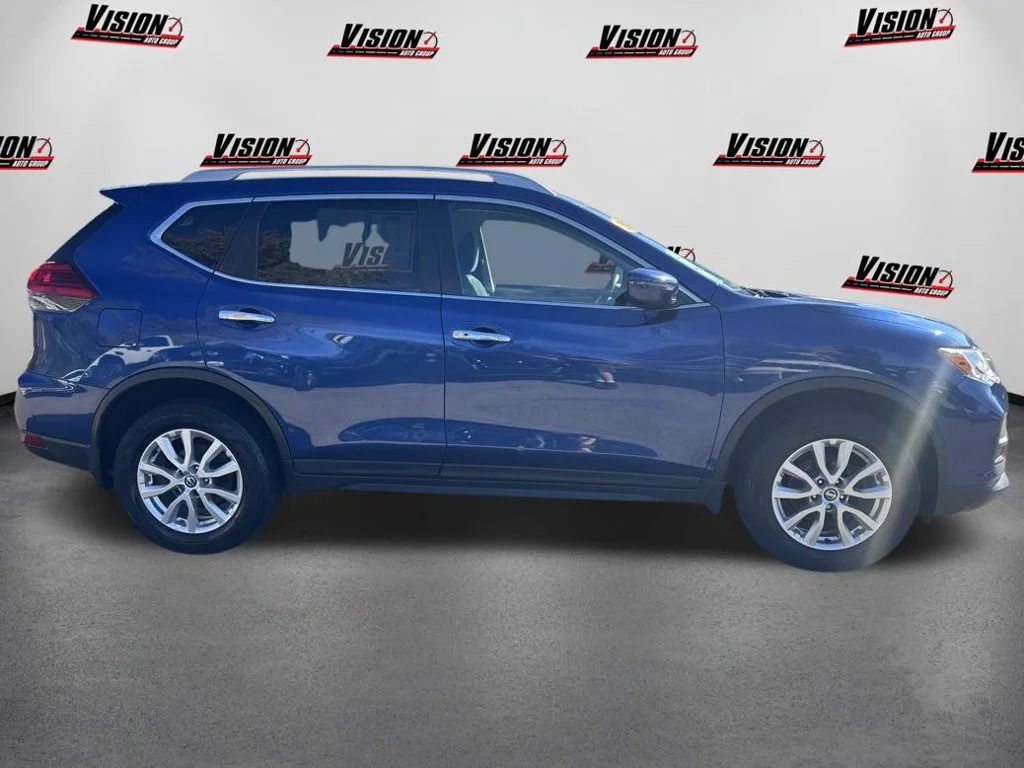 Used 2017 Blue Nissan SV image 4