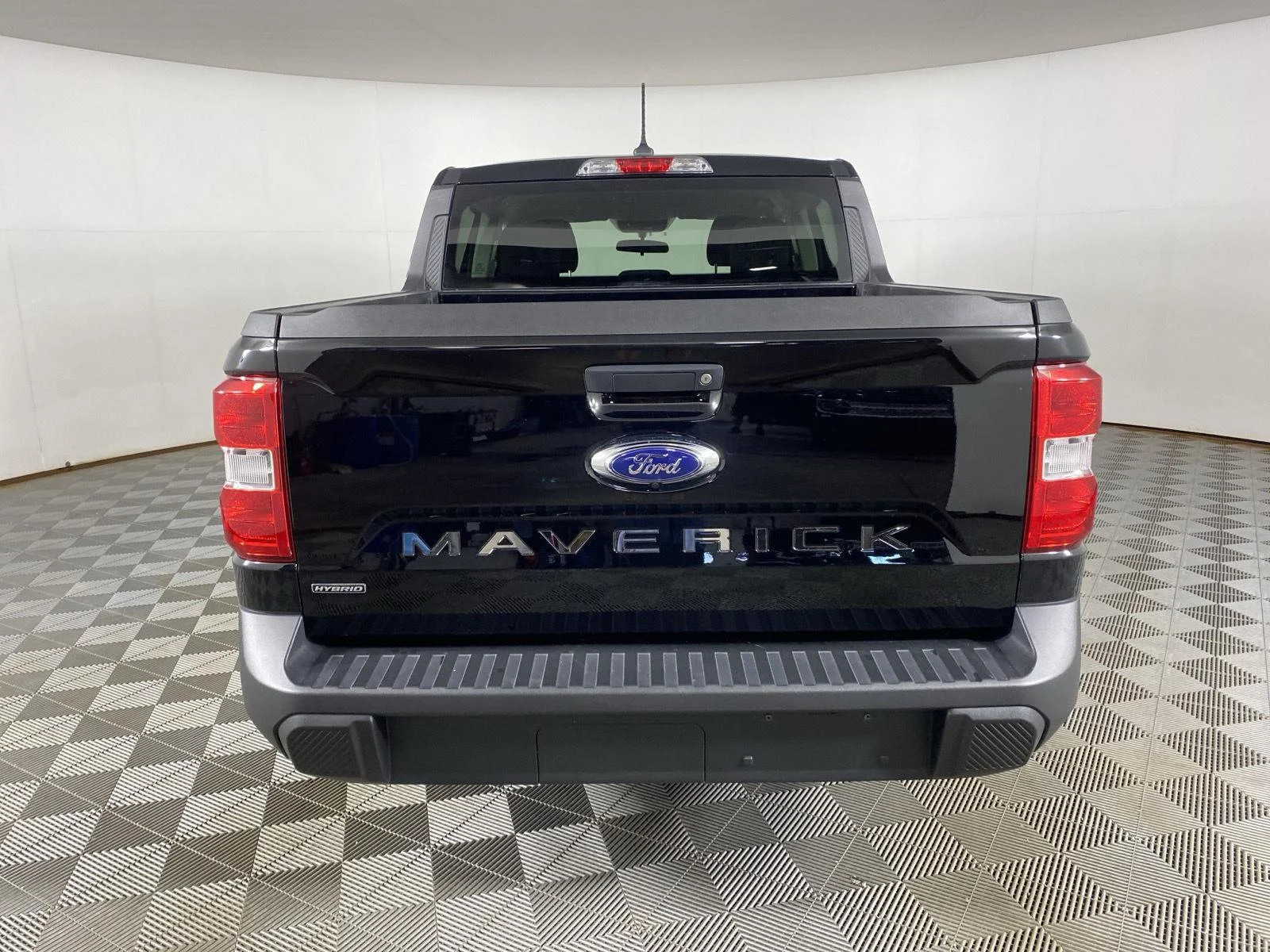 Used 2024 Shadow Black Ford XL image 15