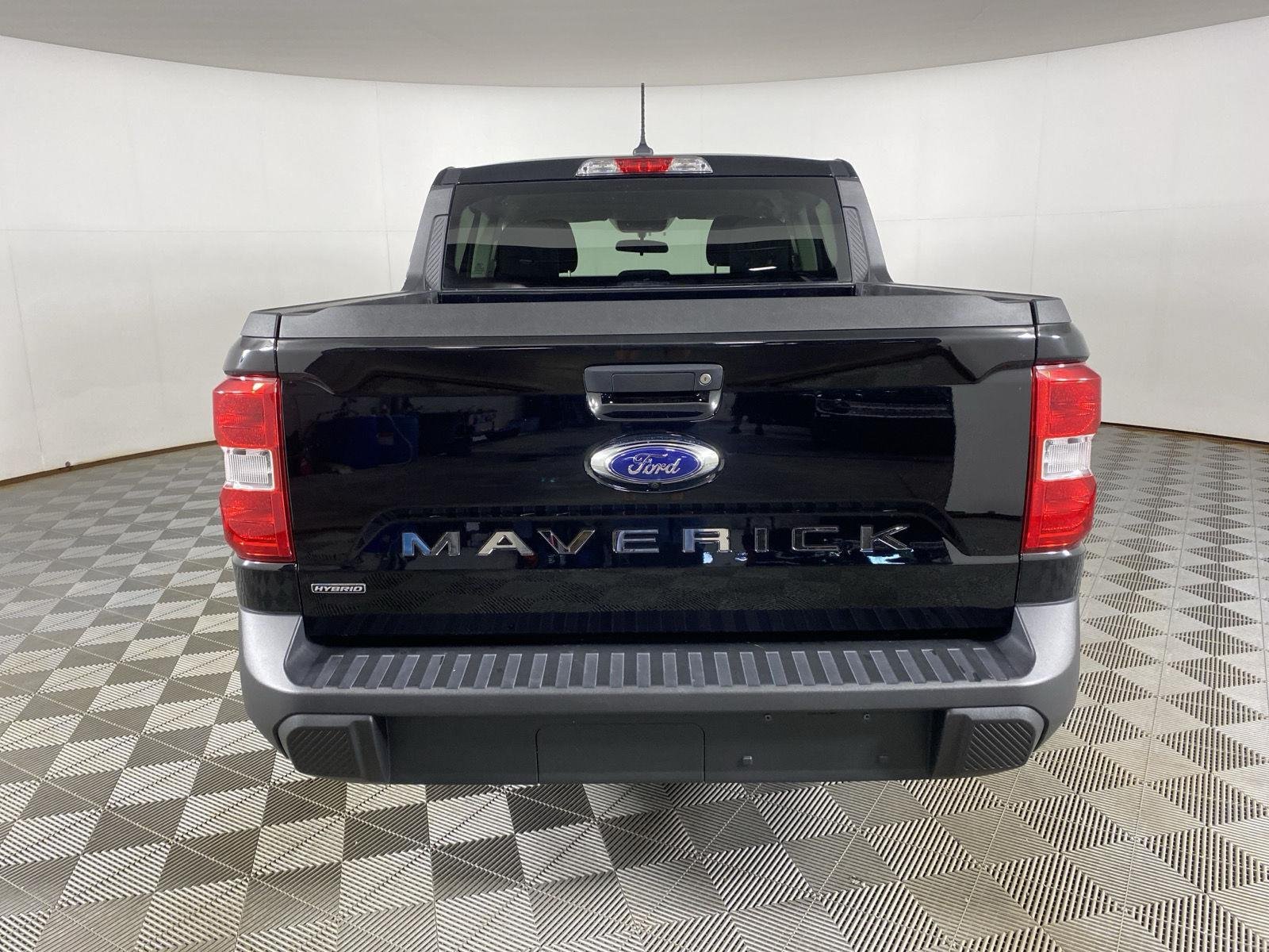 Used 2024 Shadow Black Ford XL image 15