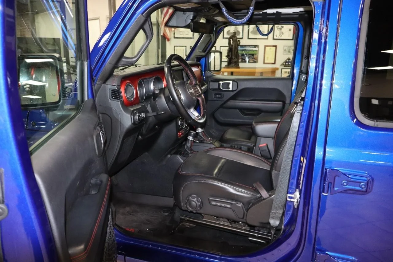 Used 2020 Ocean Blue Metallic Clear Coat Jeep Rubicon image 9