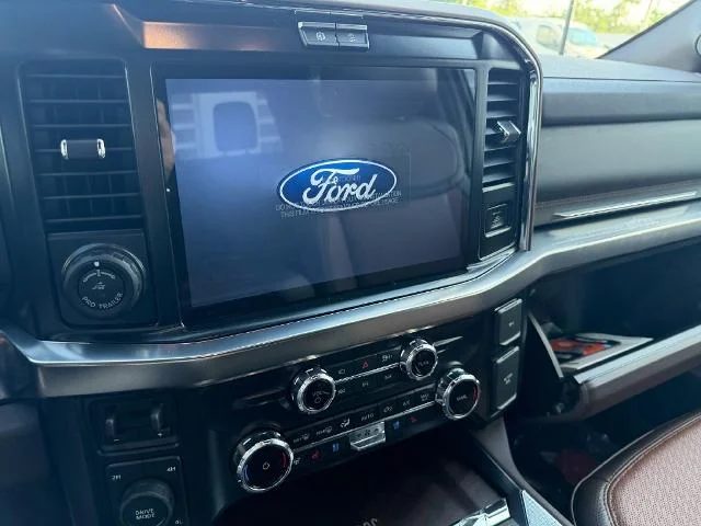 New 2027 Oxford White Ford F-250® King Ranch® image 34