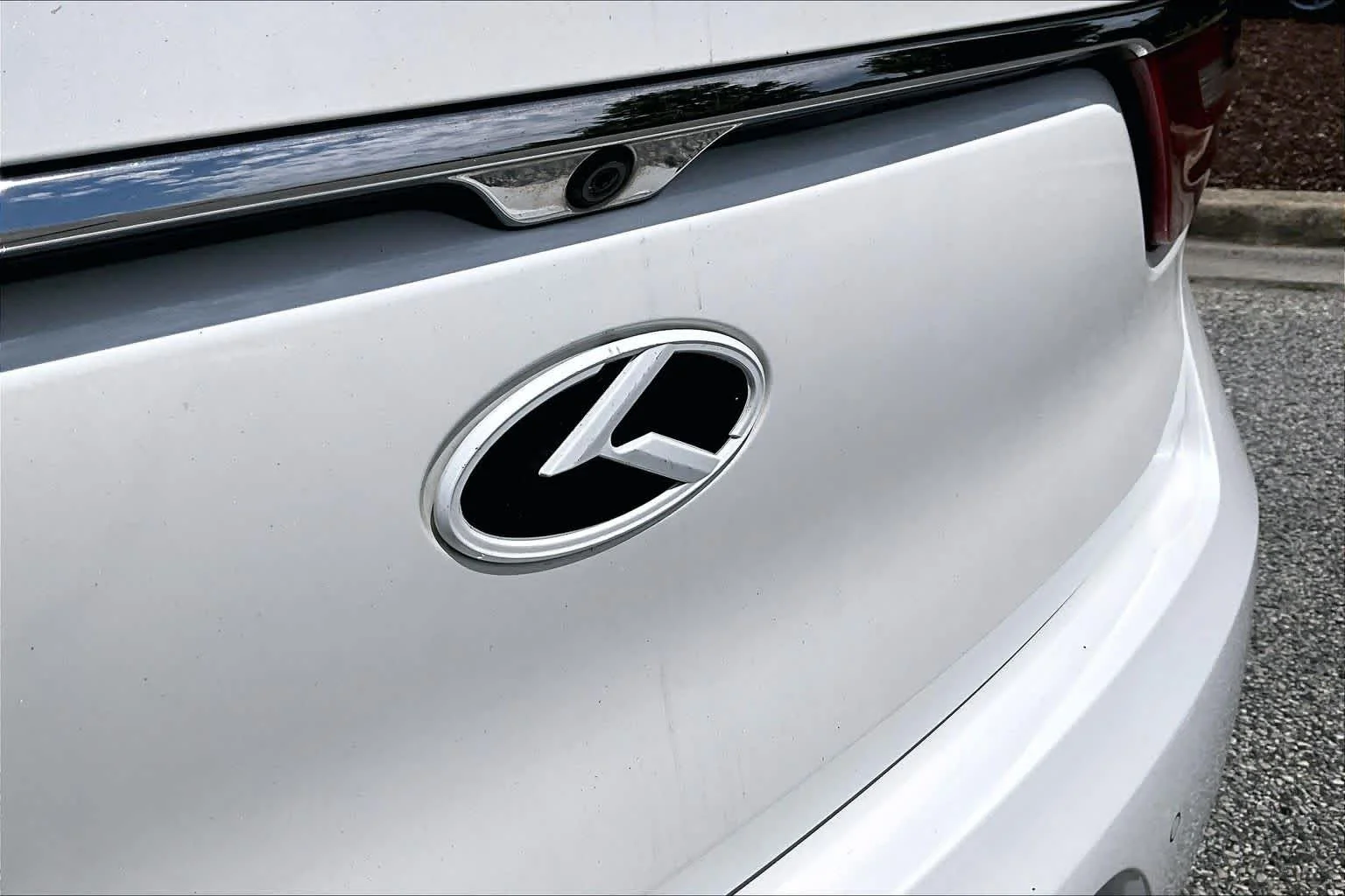 Used 2019 Snow White Pearl Kia Technology image 48
