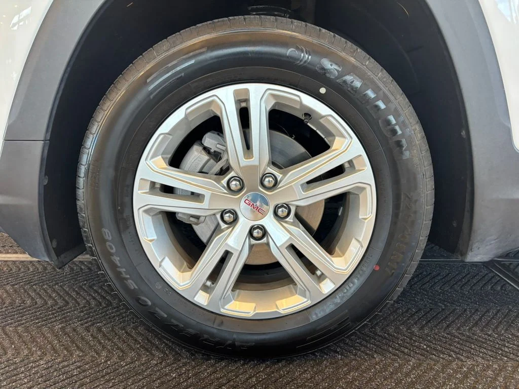Used 2024 White GMC SLE image 12