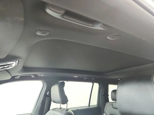 Used 2023 Silver Jeep Overland image 9