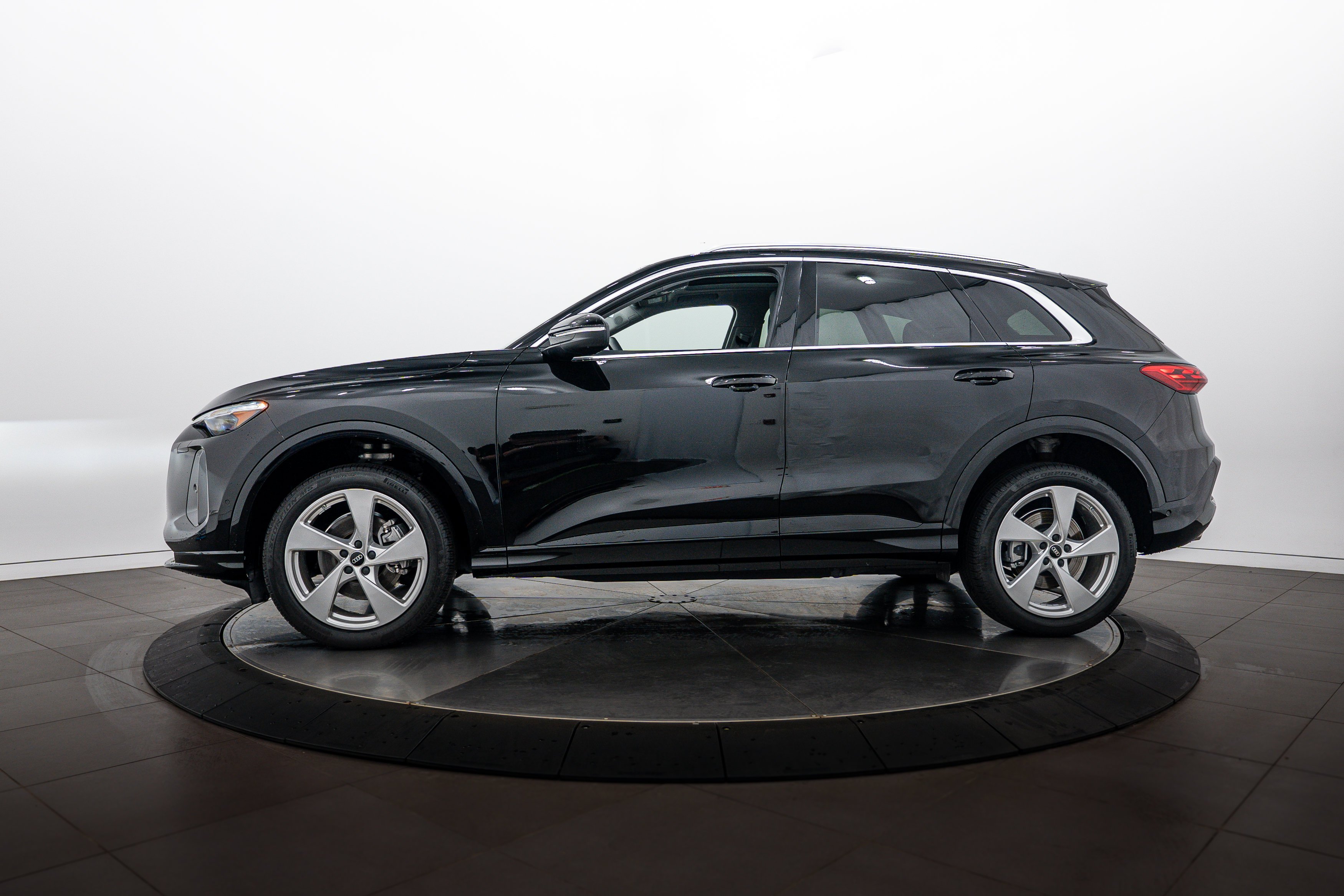Used 2025 Mythos Black Metallic Audi Premium Plus image 7