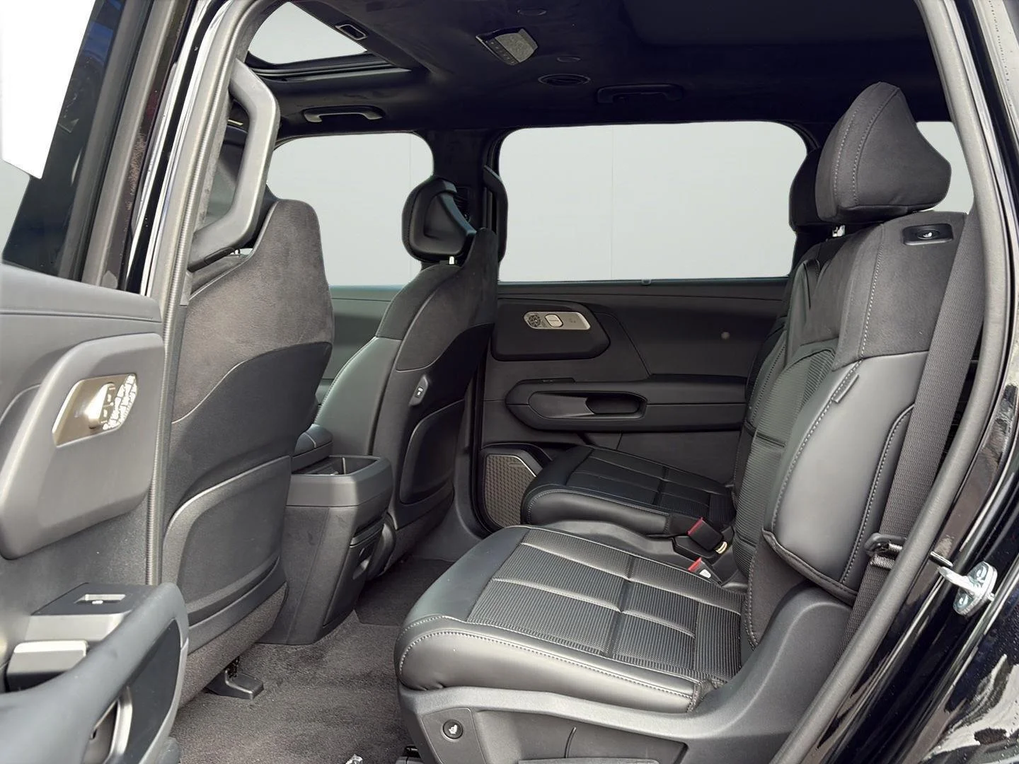 New 2027 Ebony Black Kia SX-Prestige image 10