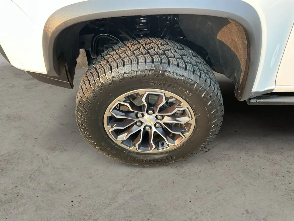 Used 2021 SUMMIT WHITE Chevrolet 4WD ZR2 image 9
