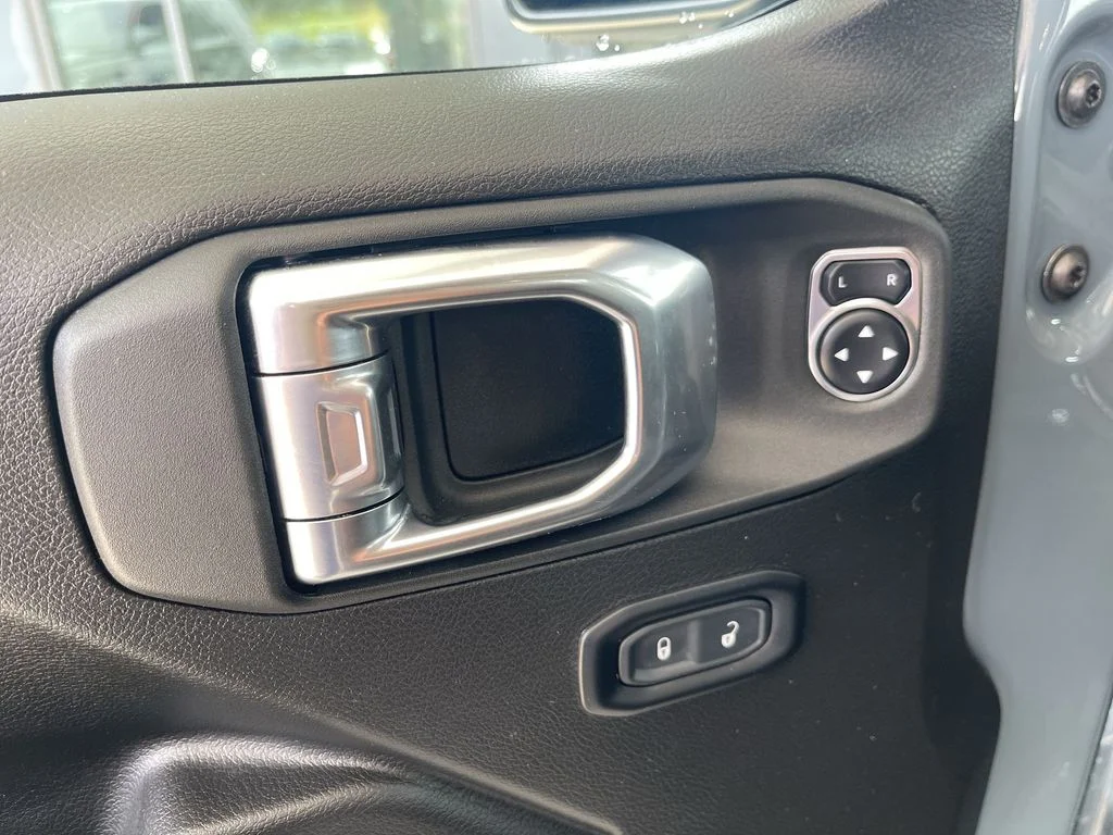 Used 2025 Gray Jeep Willys image 13