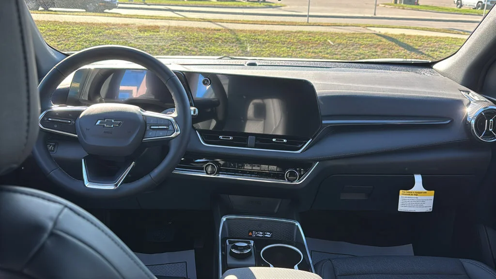 New 2027 Summit White Chevrolet LT image 7
