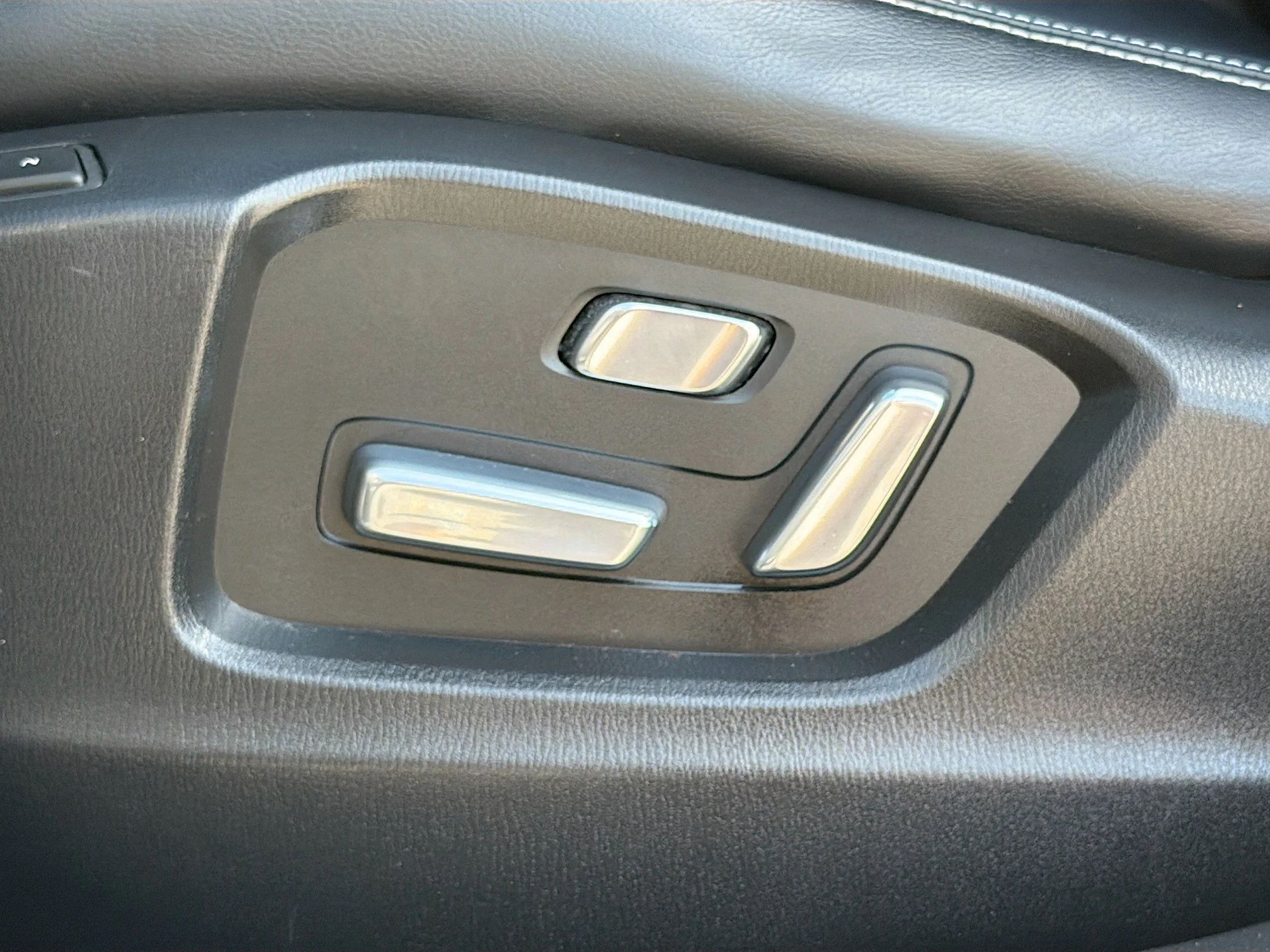 Used 2023 Deep Crystal Blue Mica Mazda Grand Touring image 26