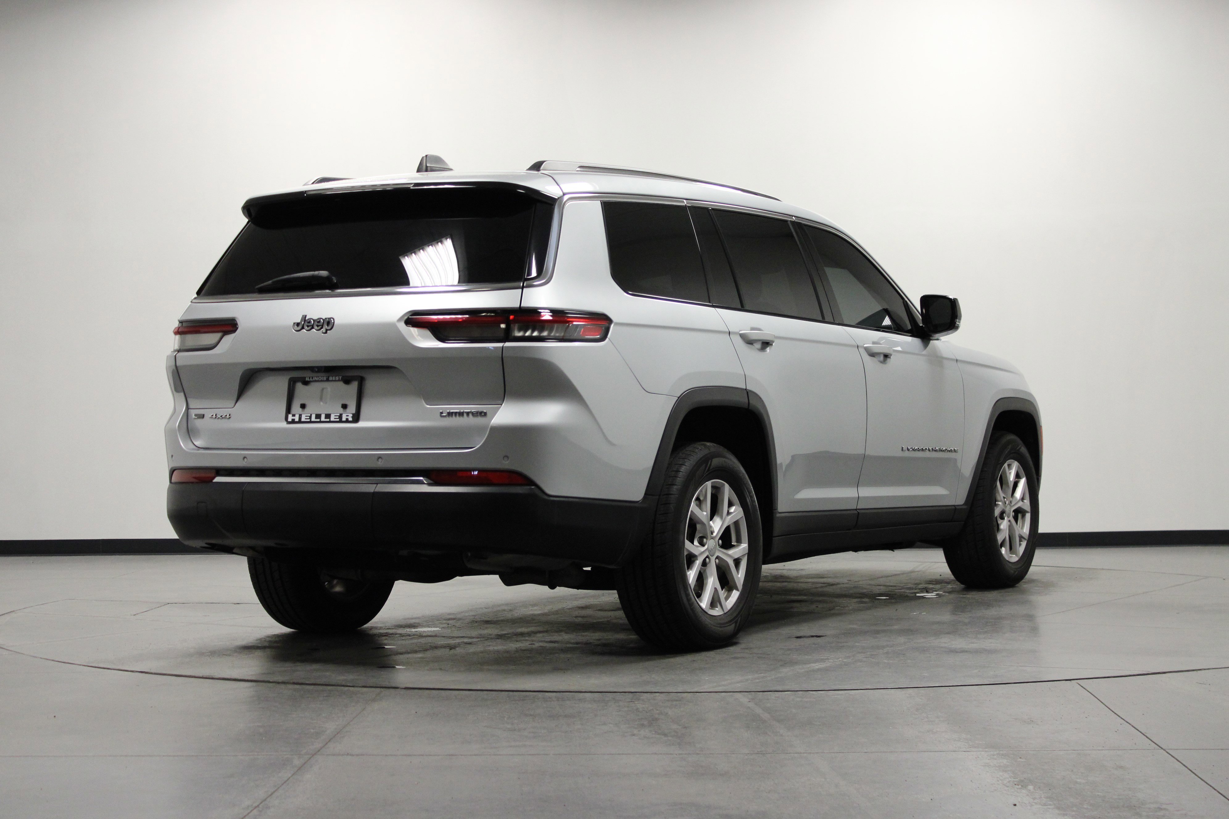 Used 2021 Silver Zynith Jeep Limited image 4