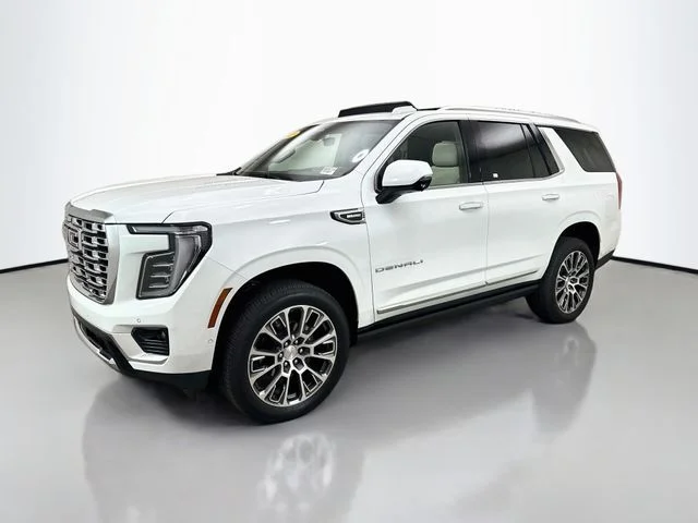 Used 2025 White GMC Denali image 3