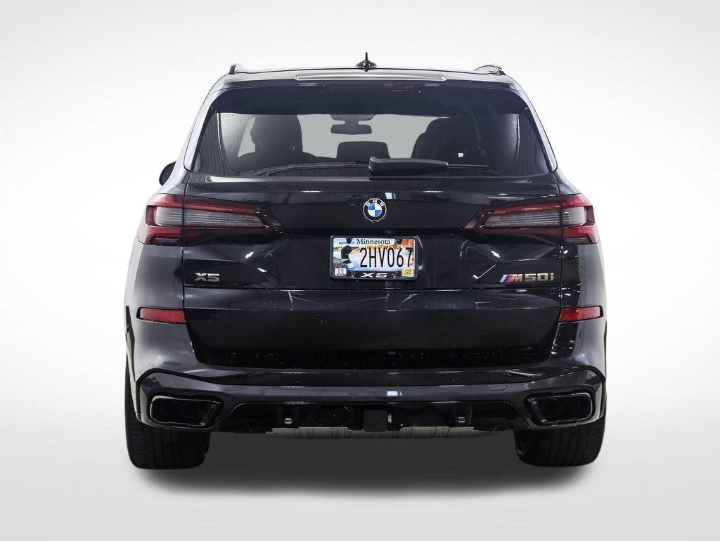 Used 2022 Black Sapphire Metallic BMW M50i image 4