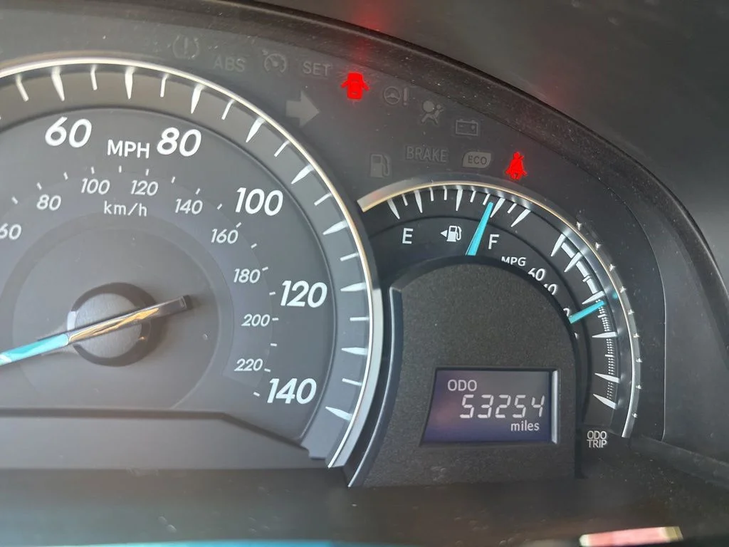 Used 2014 White Toyota XLE image 7