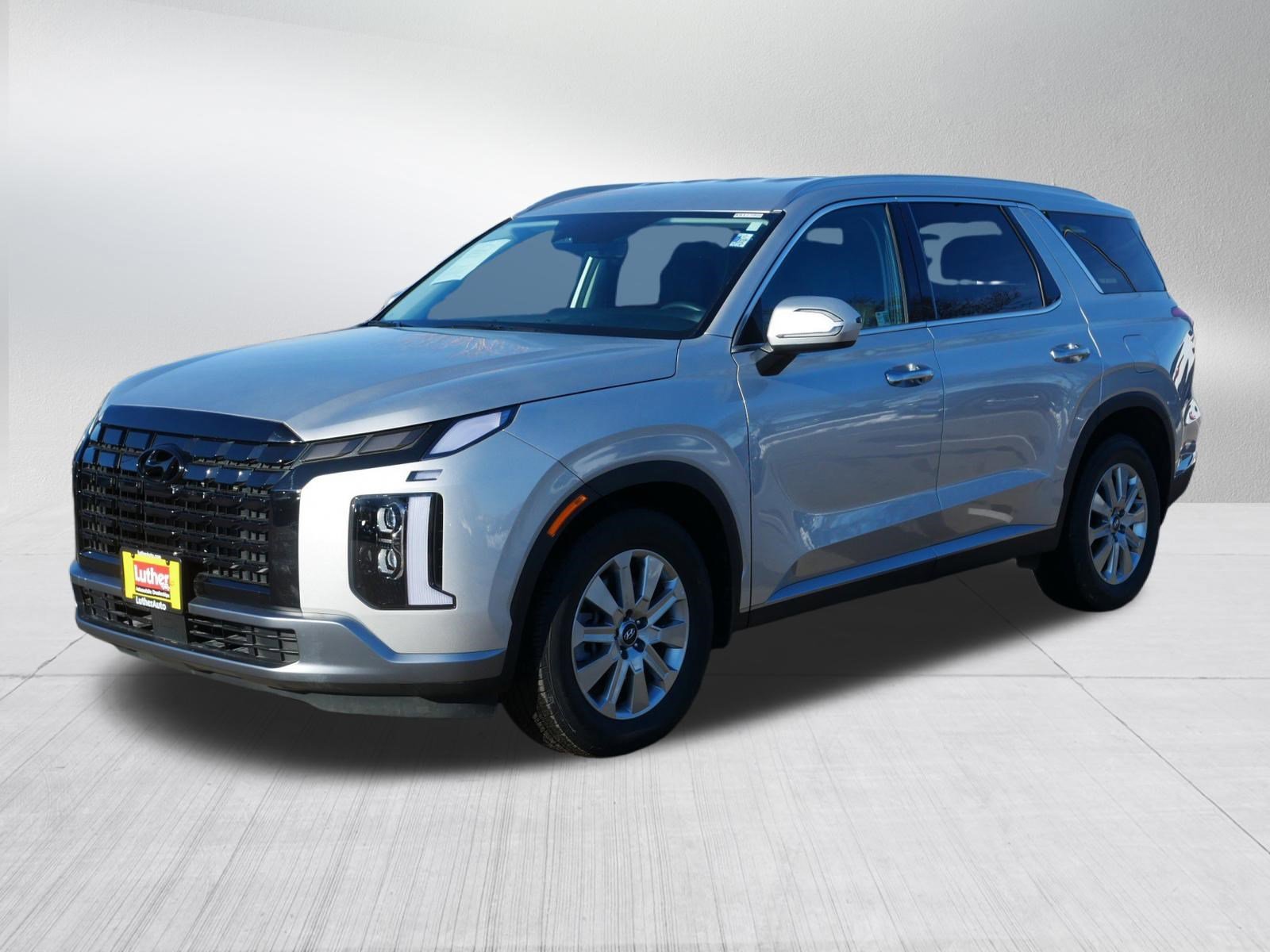 Certified Used 2025 Typhoon Silver Hyundai SEL image 3