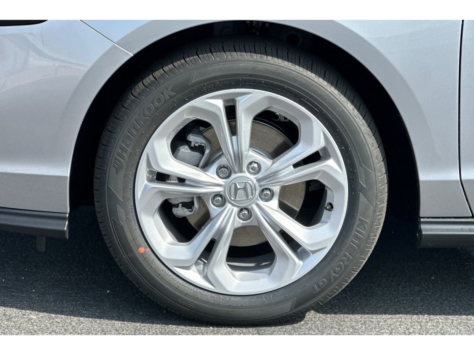 New 2026 Solar Silver Metallic Honda LX image 33