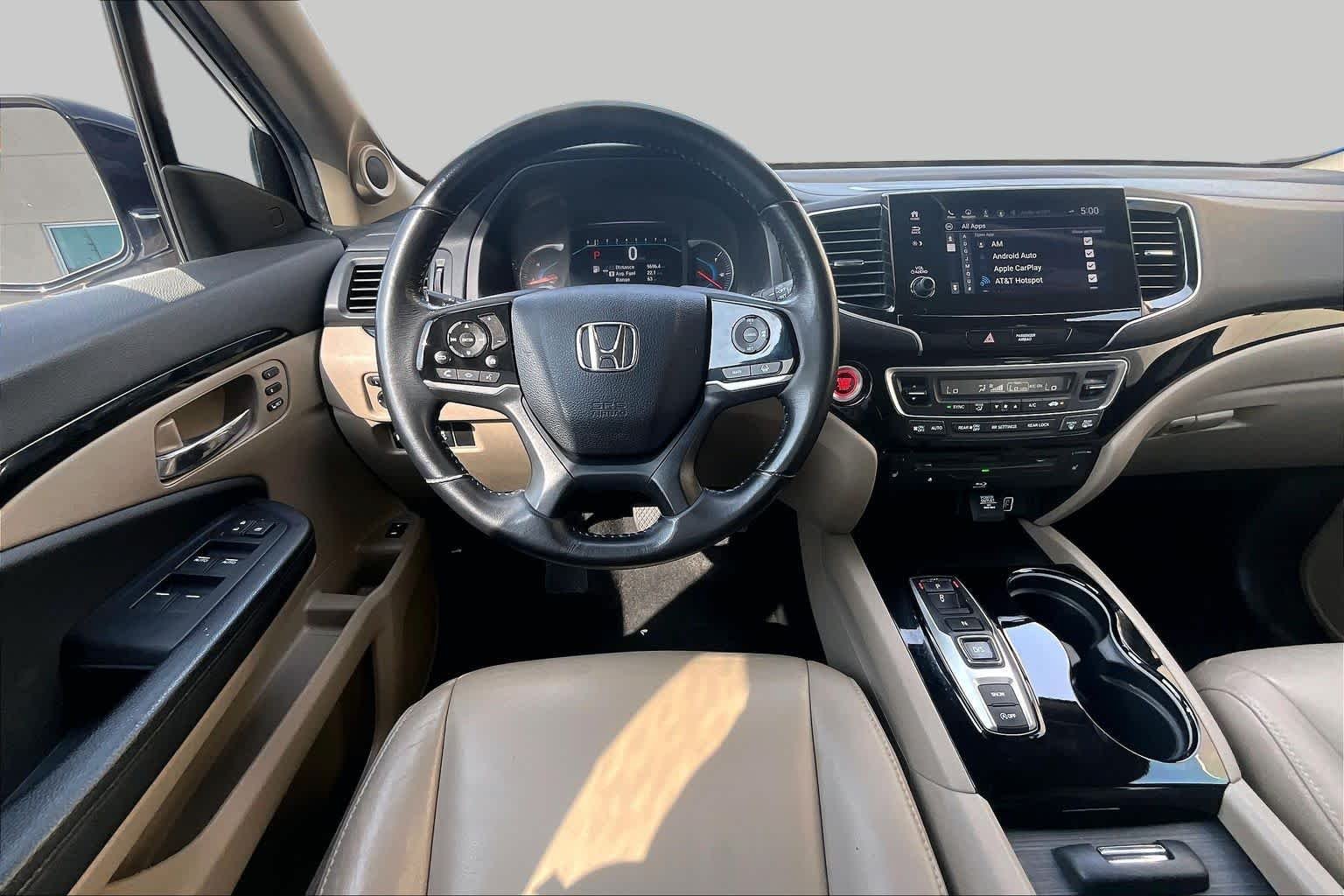 Used 2020 Platinum White Pearl Honda Touring 8-Passenger image 6