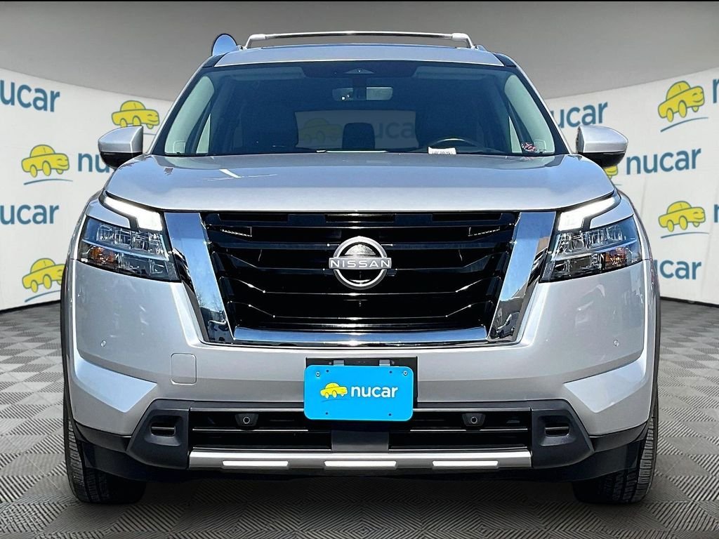 Used 2023 Silver Nissan Platinum image 2